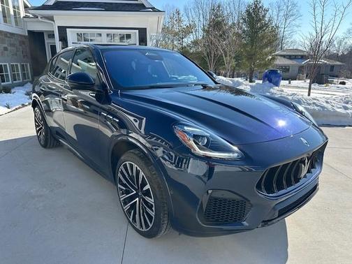 Blue 2023 Maserati Grecale Modena