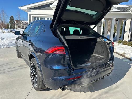 Blue 2023 Maserati Grecale Modena