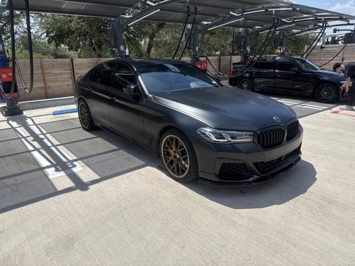 Black 2021 BMW 540 i