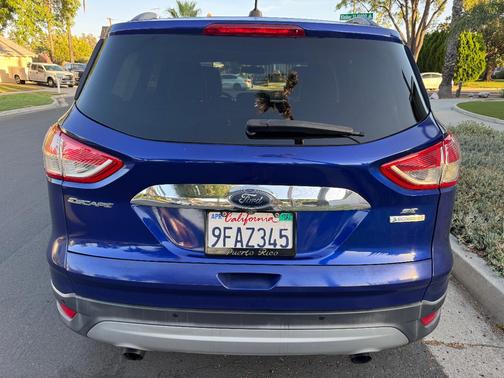 Blue 2016 Ford Escape SE