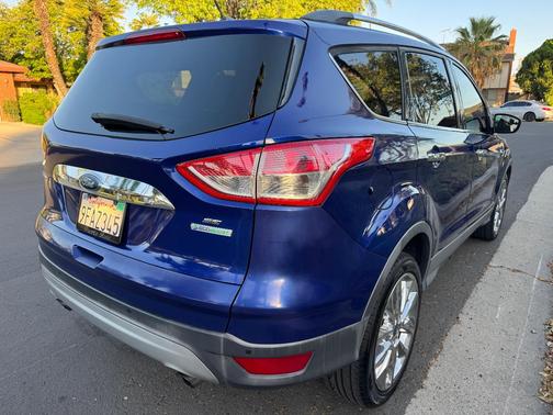 Blue 2016 Ford Escape SE