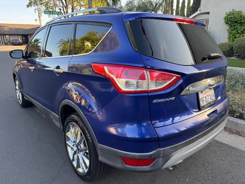 Blue 2016 Ford Escape SE