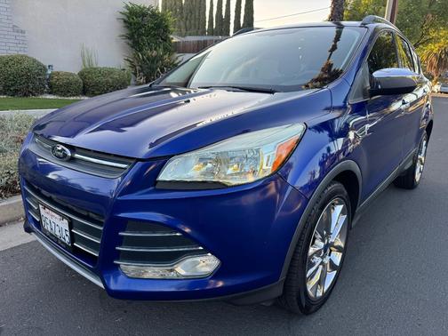 Blue 2016 Ford Escape SE
