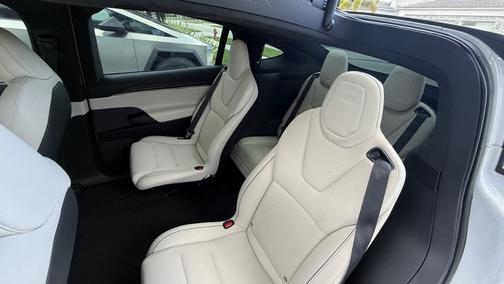 2022 Tesla Model X Plaid