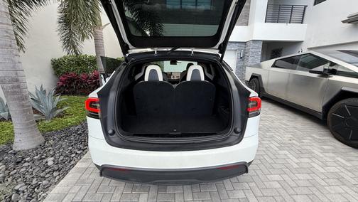 2022 Tesla Model X Plaid