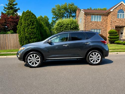 Blue 2014 Nissan Murano SV