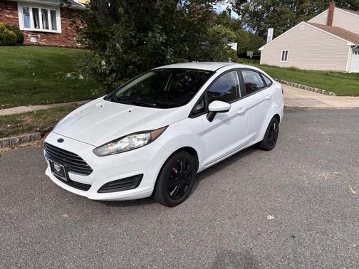 White 2018 Ford Fiesta S