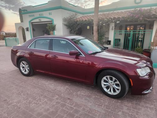 2016 Chrysler 300 Limited