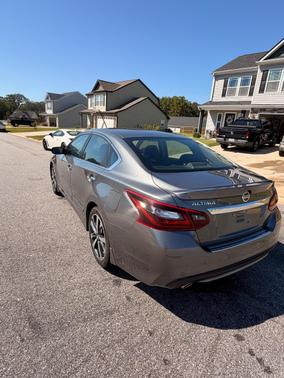Gray 2017 Nissan Altima 2.5 SR