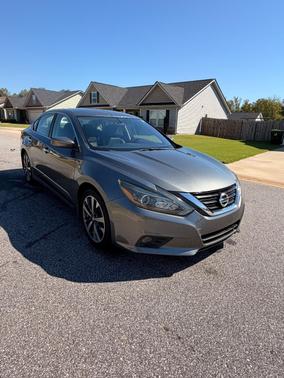 Gray 2017 Nissan Altima 2.5 SR