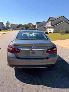 Gray 2017 Nissan Altima 2.5 SR