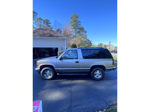 Gray 1999 Chevrolet Tahoe Base