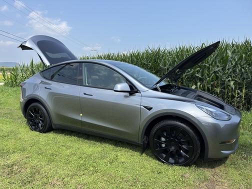 2025 Tesla Model Y Long Range AWD