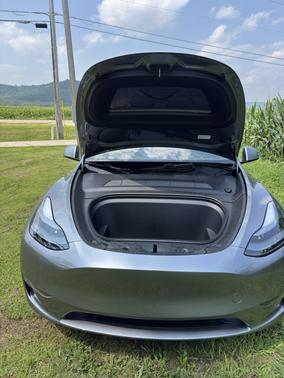 2025 Tesla Model Y Long Range AWD