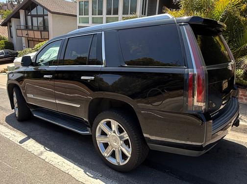 2018 Cadillac Escalade Luxury