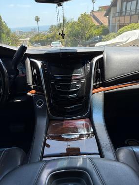 2018 Cadillac Escalade Luxury