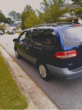 Blue 2002 Toyota Sienna LE