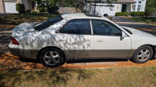 1997 Lexus ES 300 Base