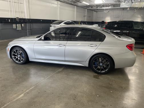 Photo 4 of 24 of 2016 BMW 340 i xDrive