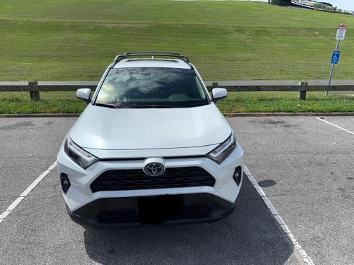 2023 Toyota RAV4 Hybrid XLE Premium