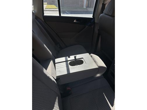 2011 Volkswagen Tiguan SE