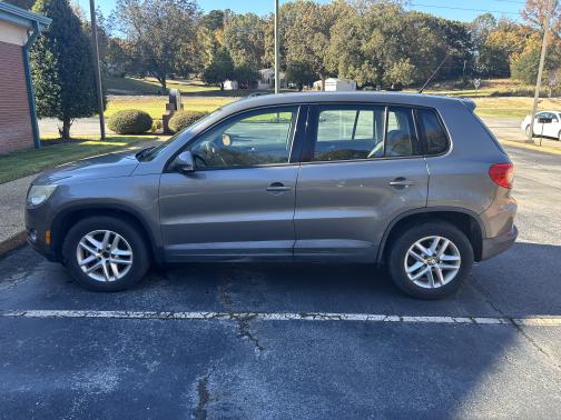 2011 Volkswagen Tiguan SE
