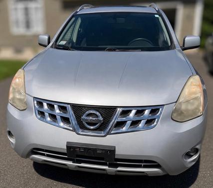 Silver 2013 Nissan Rogue SV
