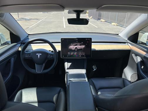 White 2023 Tesla Model Y Long Range