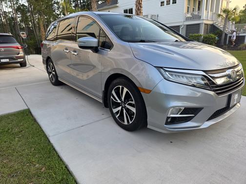 Silver 2019 Honda Odyssey Elite
