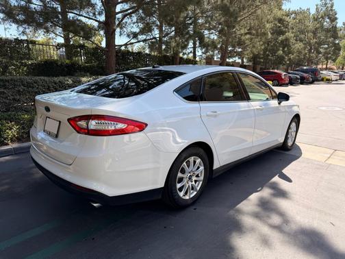 White 2016 Ford Fusion S