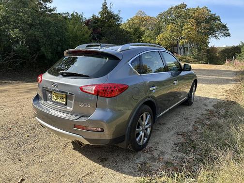 2017 INFINITI QX50 Base