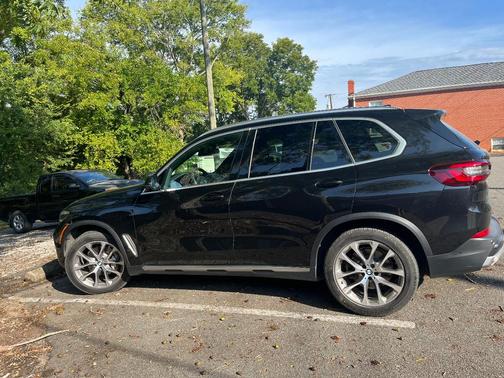 Black 2021 BMW X5 xDrive40i