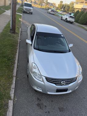 Silver 2010 Nissan Altima 2.5 S