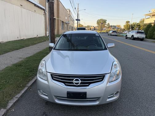 Silver 2010 Nissan Altima 2.5 S