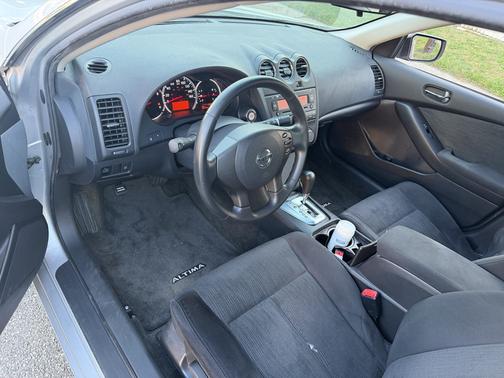 Silver 2010 Nissan Altima 2.5 S