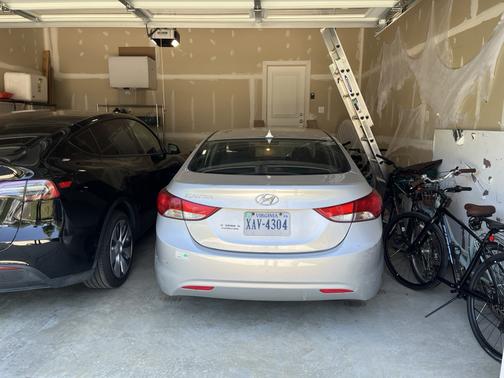 Gray 2011 Hyundai ELANTRA GLS
