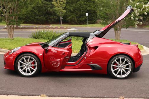 2018 Alfa Romeo 4C Spider Base