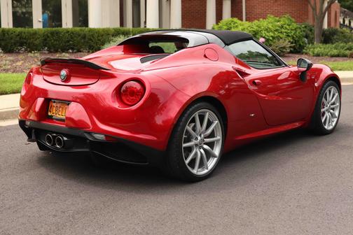 2018 Alfa Romeo 4C Spider Base