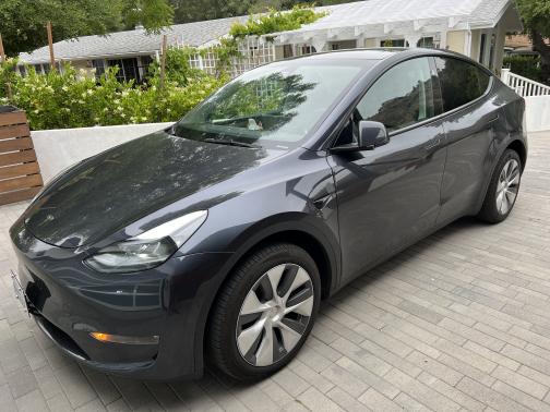 2024 Tesla Model Y Long Range