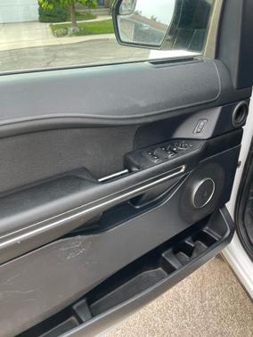 White 2019 Ford Expedition XL