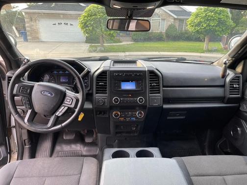 White 2019 Ford Expedition XL