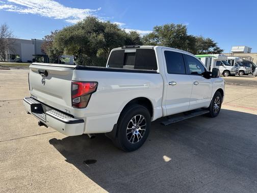 2021 Nissan Titan SV