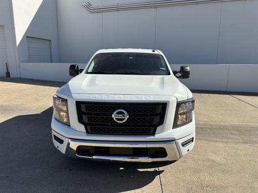 2021 Nissan Titan SV