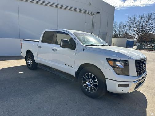2021 Nissan Titan SV
