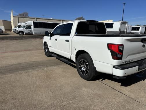 2021 Nissan Titan SV