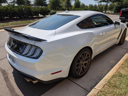 White 2022 Ford Mustang GT