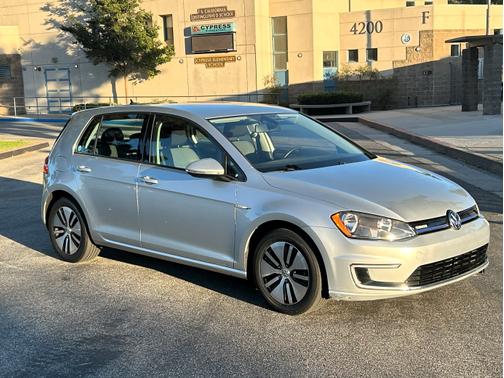 2016 Volkswagen e-Golf SE