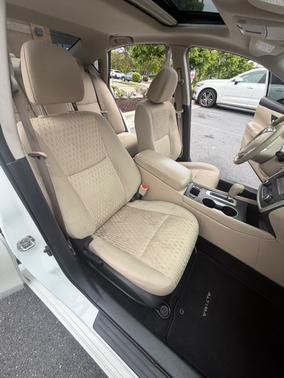 White 2017 Nissan Altima 2.5 SV