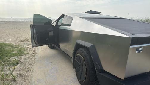 2024 Tesla Cybertruck AWD
