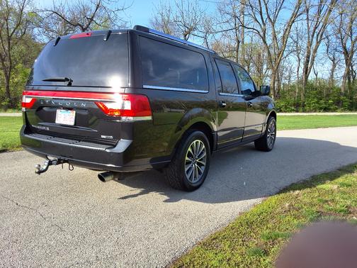 Black 2015 Lincoln Navigator L
